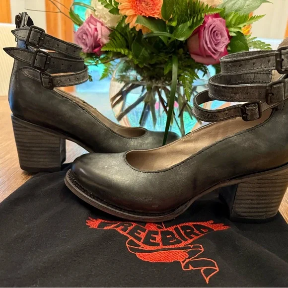 Freebird Black Heeled Shoes - Picture 2 of 2